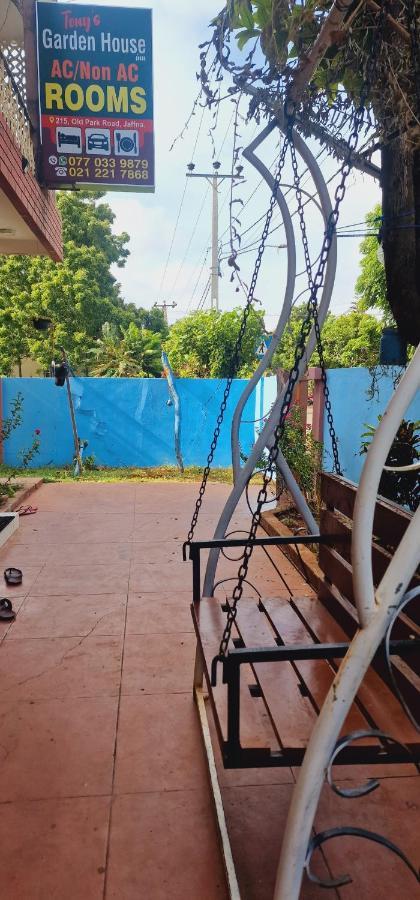 Tony'S Garden House Back Packers Inn Jaffna Exterior foto