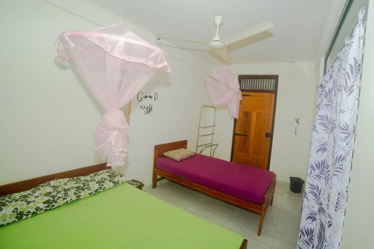 Tony'S Garden House Back Packers Inn Jaffna Exterior foto