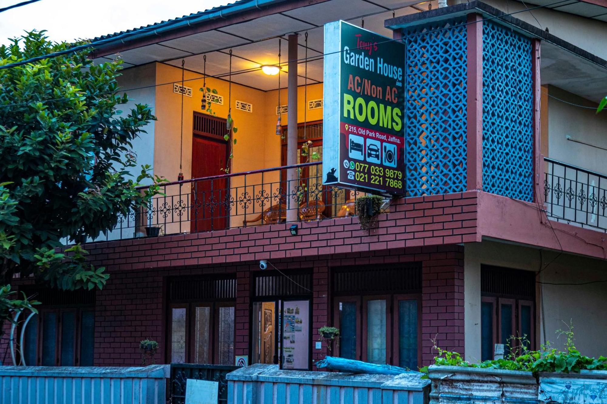 Tony'S Garden House Back Packers Inn Jaffna Exterior foto