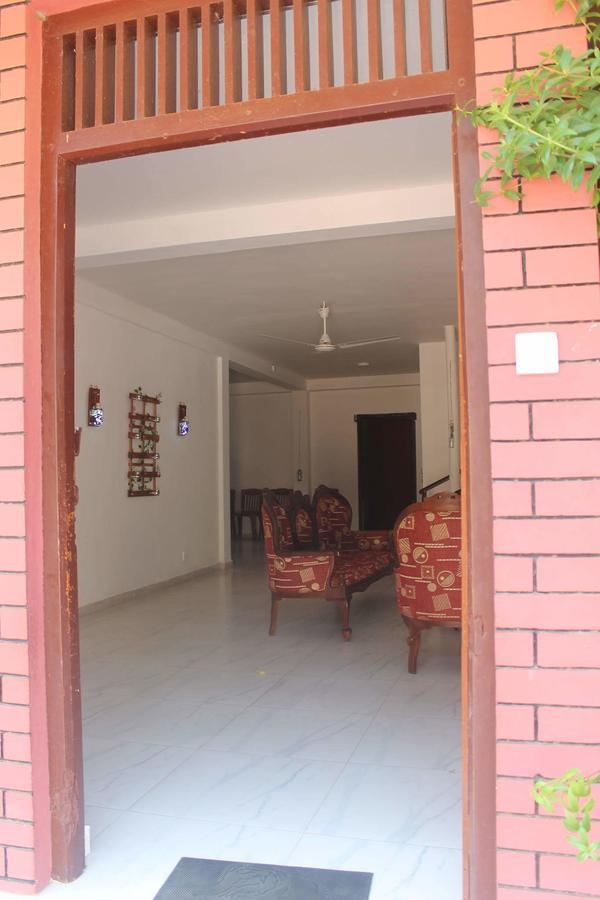 Tony'S Garden House Back Packers Inn Jaffna Exterior foto