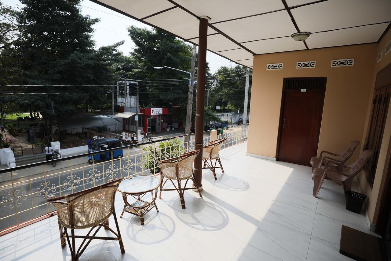 Tony'S Garden House Back Packers Inn Jaffna Exterior foto
